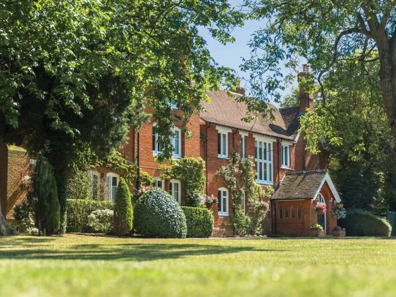 Bartletts Residential Home - Nursing Home in Aylesbury, England photo 3