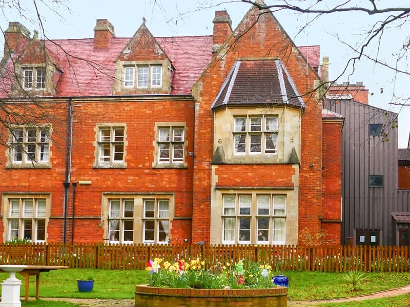 Home Park Nursing Home - Nursing Home in Eastleigh, England photo 1