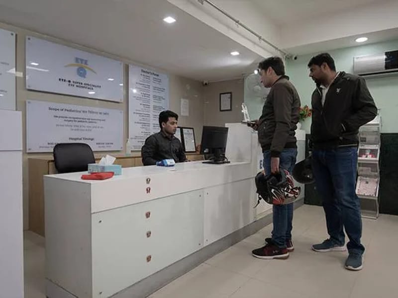 Eye Q Vision Pvt. Ltd. (Associate with Sheetla Hospital), New Railway Road, Near DSD College - अस्पताल in New Railway Road, Haryana photo 1