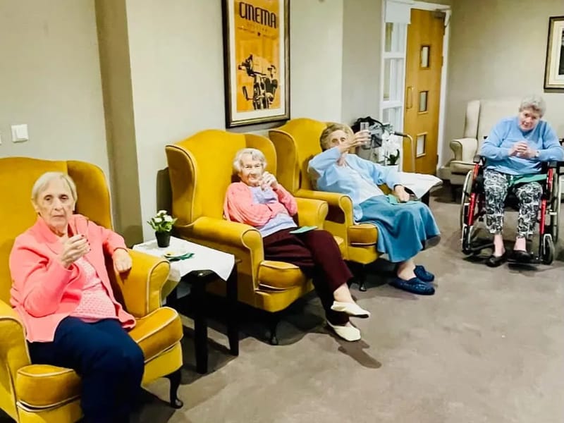 Harrier Grange - Assisted Living in Andover, England photo 2