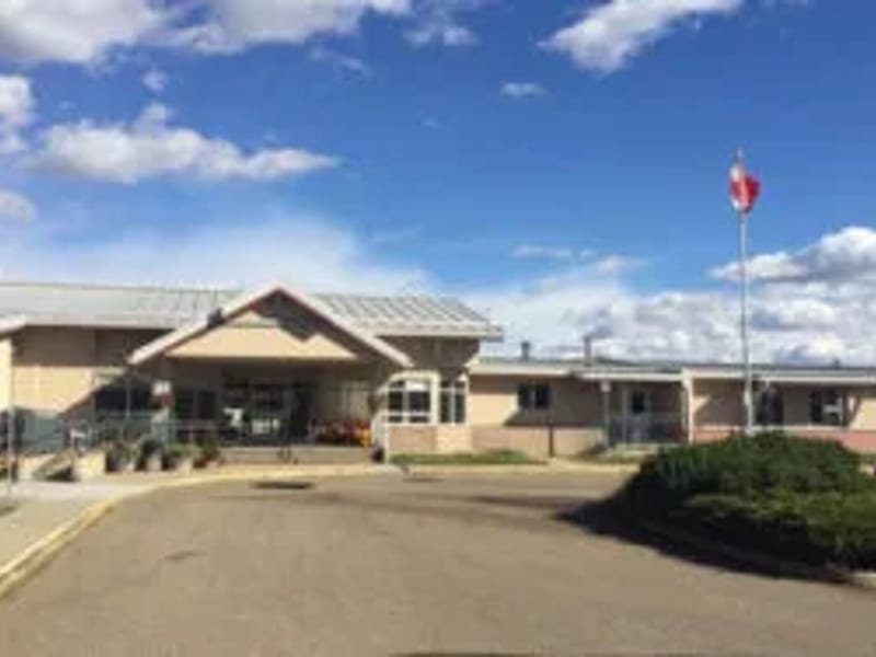 GOLDEN LEISURE LODGE - Assisted Living in Ponoka, AB photo 1