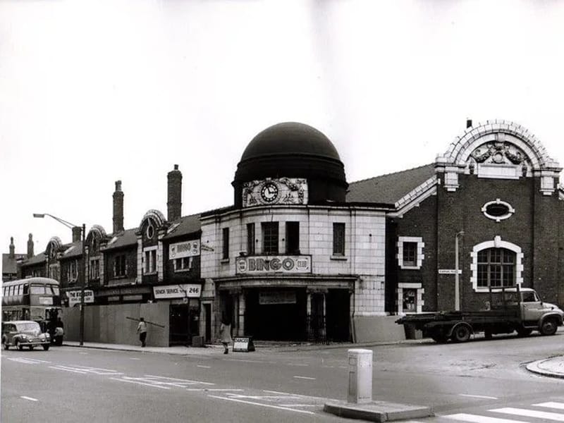 Raynel Drive in Leeds, England photo 3