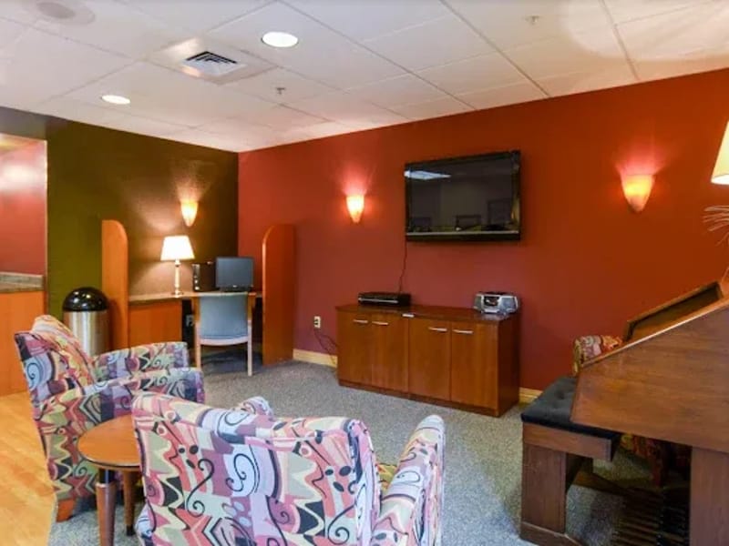 Capri Health and Rehabilitation Center - Nursing Home in Venice, FL photo 3