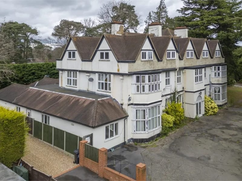 Kingsbury Court - Assisted Living in Woking, England photo 3