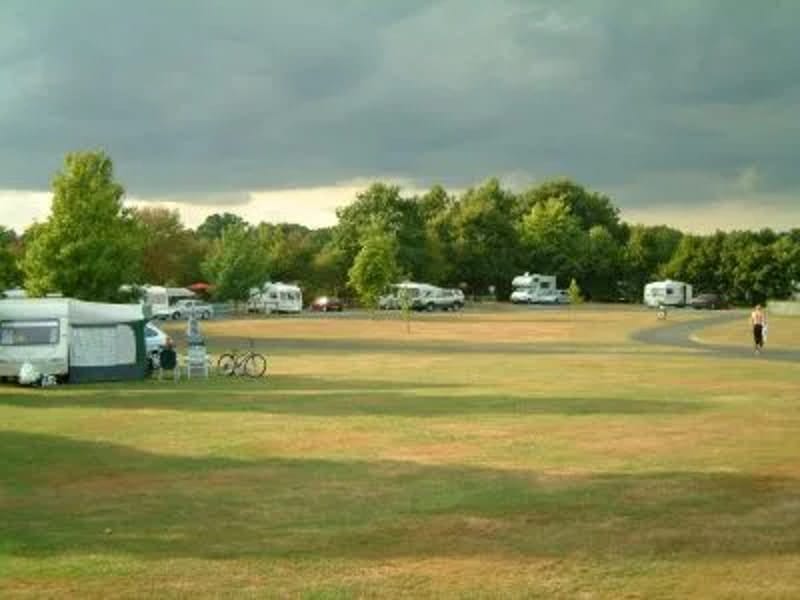 Tanners Farm - Assisted Living in Horley, England photo 3