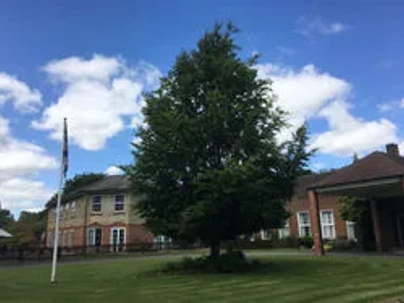 Cherwood House Care Centre - Nursing Home in Bicester, England photo 3