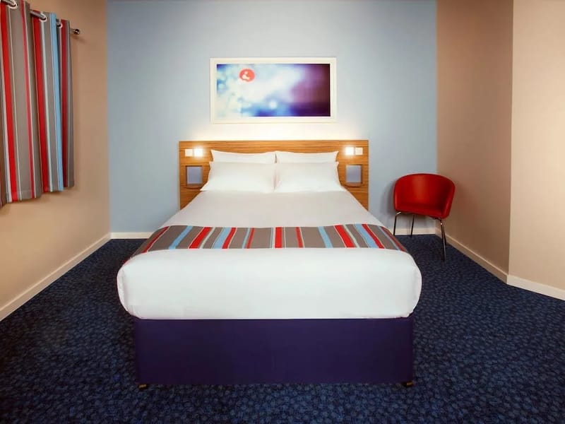 The Lodge - Assisted Living in Newcastle Under Lyme, England photo 2