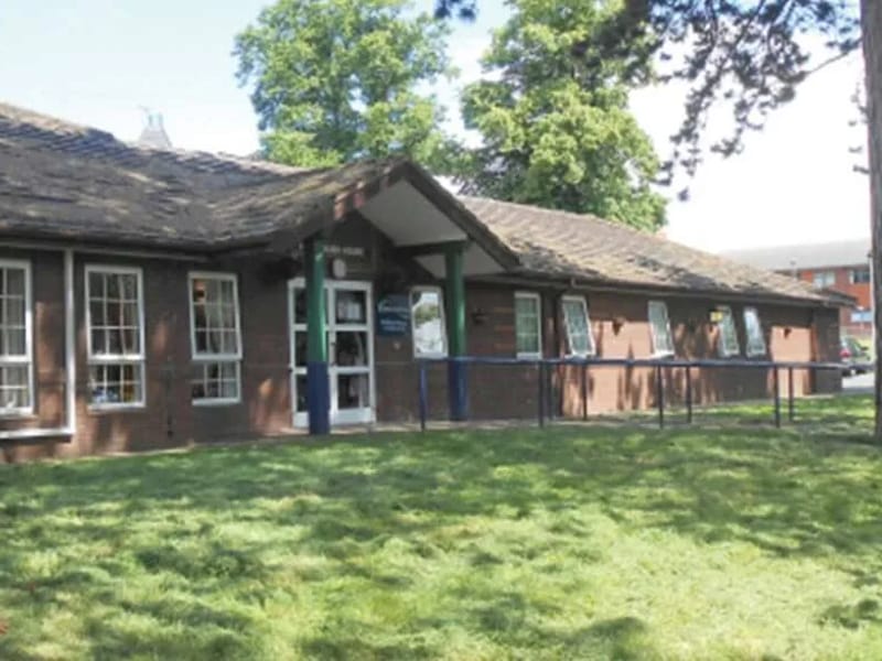Hollybush House Nursing Home - Nursing Home in Stourbridge, England photo 2