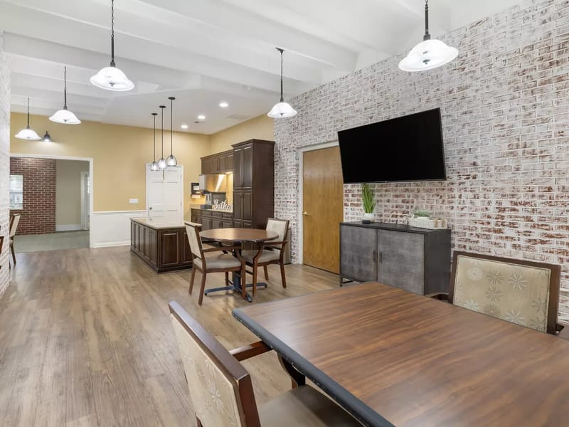Brookdale Shawnee - Assisted Living in Shawnee, KS photo 3