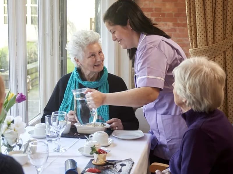 St Cecilia's - Care Home with Nursing Physical Disabilities in Bromley, England photo 1