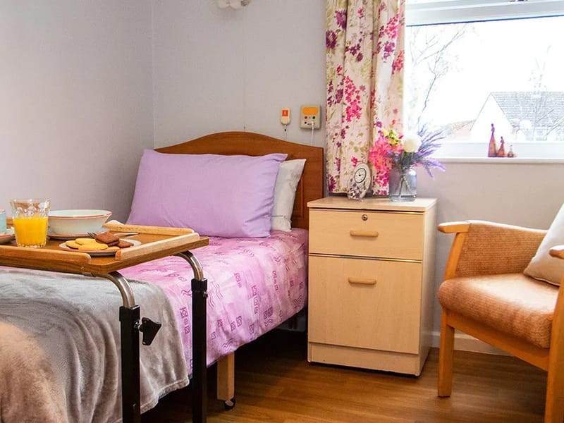 Shaw House Care Home - Nursing Home in Oldham, England photo 2