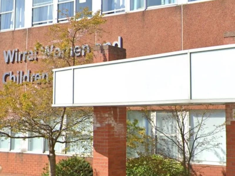 Arrowe Park Hospital - Hospital in Wirral, England photo 4