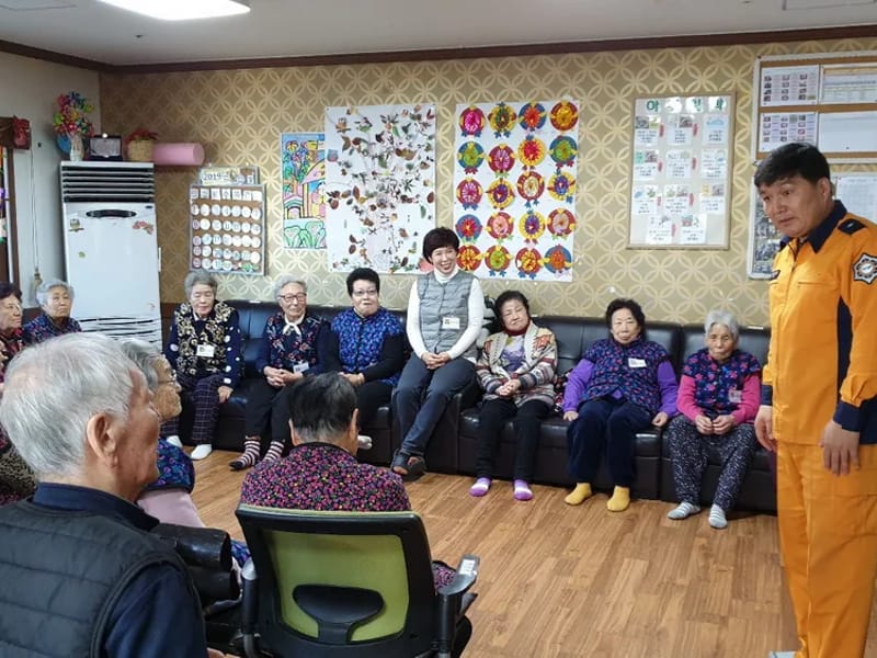 금잔디노인복지센터 - 주간보호 in 영도구, 부산광역시 photo 2
