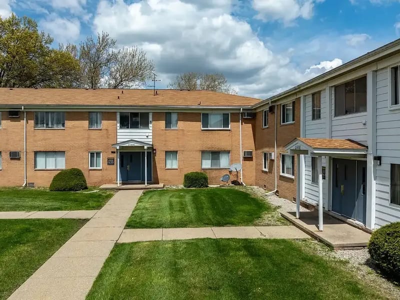 Carol Manor - Assisted Living in Warren, MI photo 2