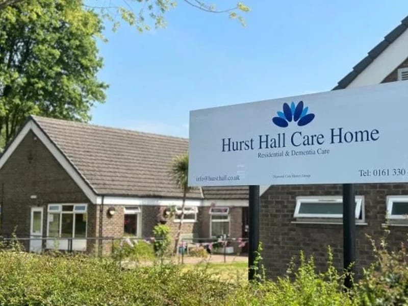 Hurst Hall - Nursing Home in Ashton-Under-Lyne, England photo 2