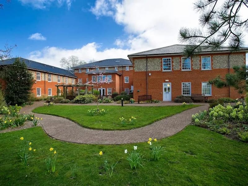 Watlington and District Residential and Nursing Home - Nursing Home in Watlington, England photo 2