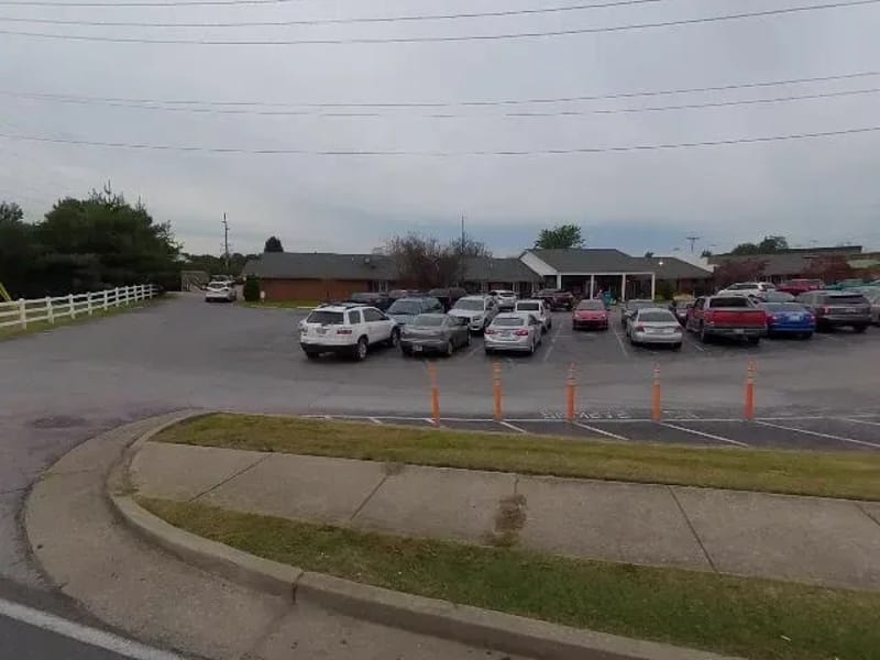 Greenwood Rehabilitation and Healthcare Center - Nursing Home in Bowling Green, KY photo 2