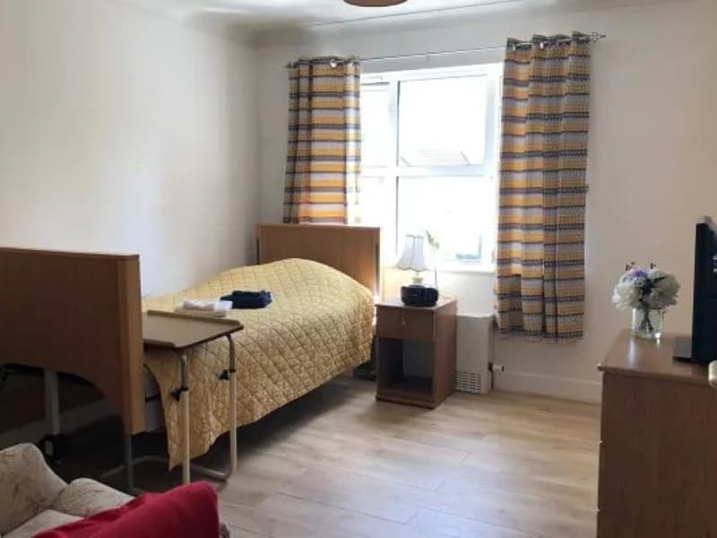 Lawnbrook Care Home in Southampton, England photo 2