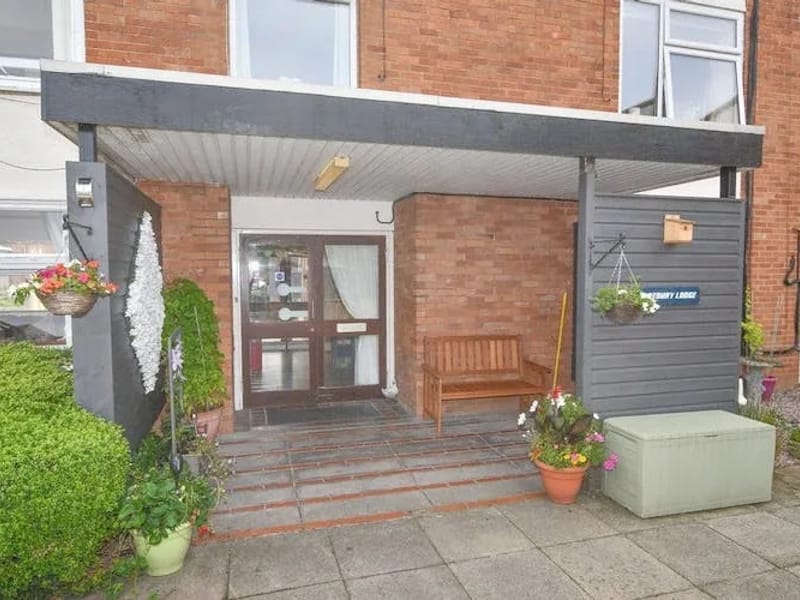 Astbury Lodge Residential Care Home - Assisted Living in Ellesmere Port, England photo 2