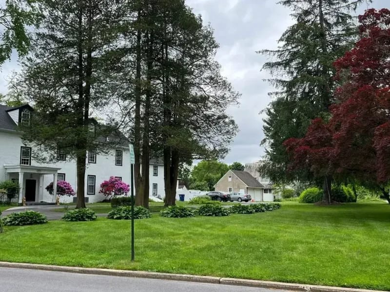 Woodland Creek Alzheimer'S Special Care Center - Assisted Living in Dresher, PA photo 1