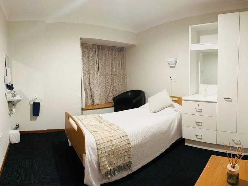 Bloomfield Court - Assisted Living in Tipton, England photo 3