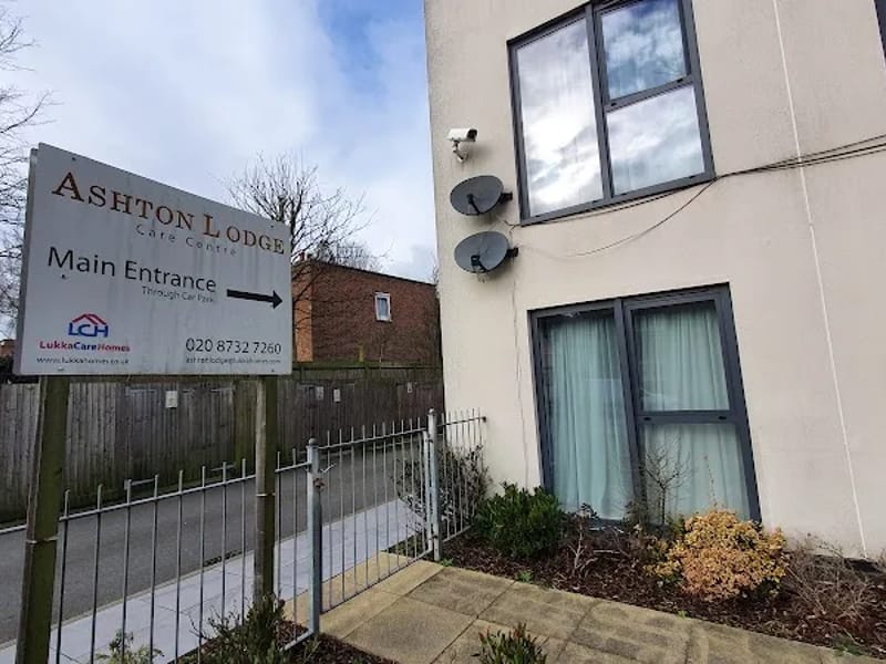 Ashton Lodge Care Home in London, England photo 3