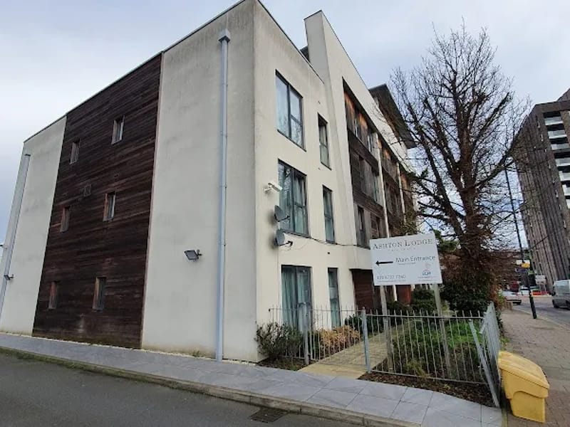 Ashton Lodge Care Home in London, England photo 5