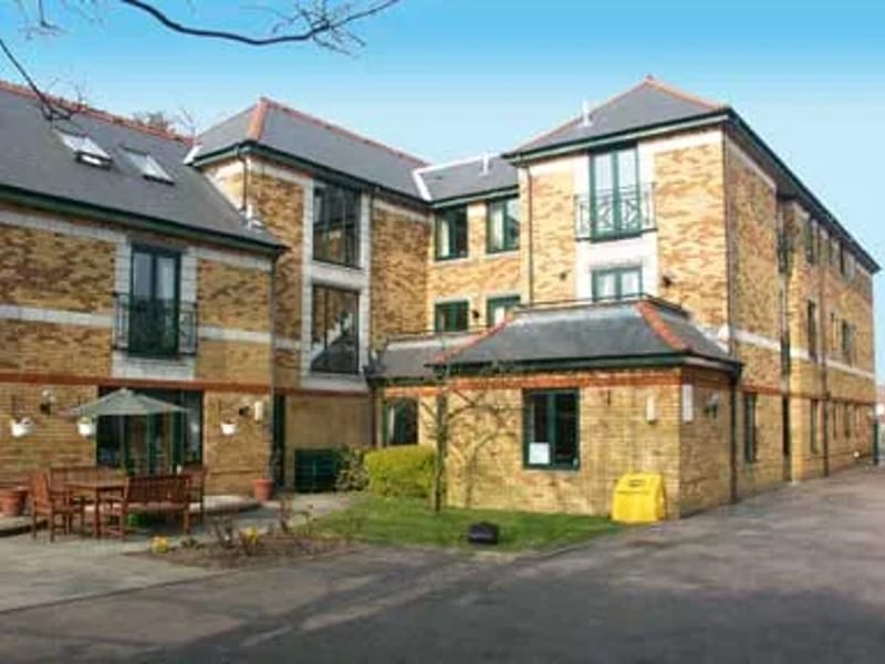 Alicia Nursing Home - Nursing Home in Luton, England photo 2