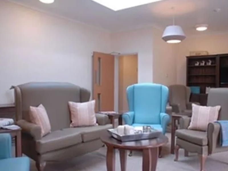 Marchfield House - Assisted Living in Ferndown, England photo 3