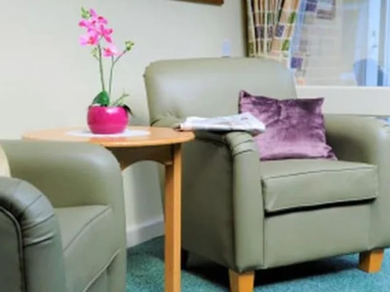 Oakhill House Care Home - Nursing Home in Horsham, England photo 2