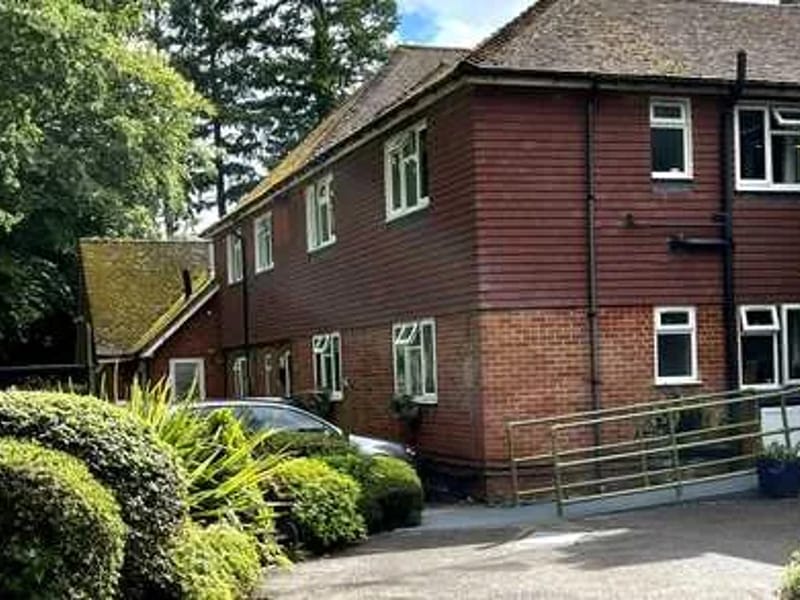 Furze Hill Lodge - Nursing Home in Kingswood, England photo 2
