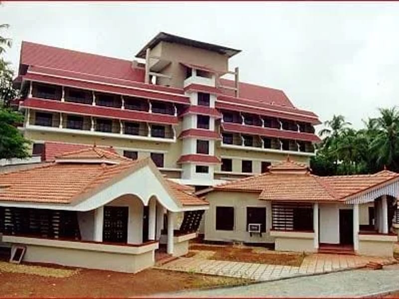 Ashtavaidyan Thaikkattu Mooss Vaidyaratnam Nursing Home - वृद्धाश्रम in Thrissur, Kerala photo 1