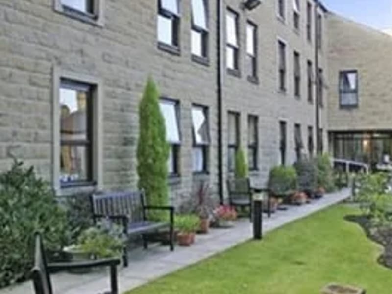 Yews Hill / North Rise - Assisted Living in Huddersfield, England photo 3
