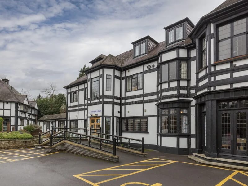 Kettlewell House Nursing Home - Nursing Home in Woking, England photo 3
