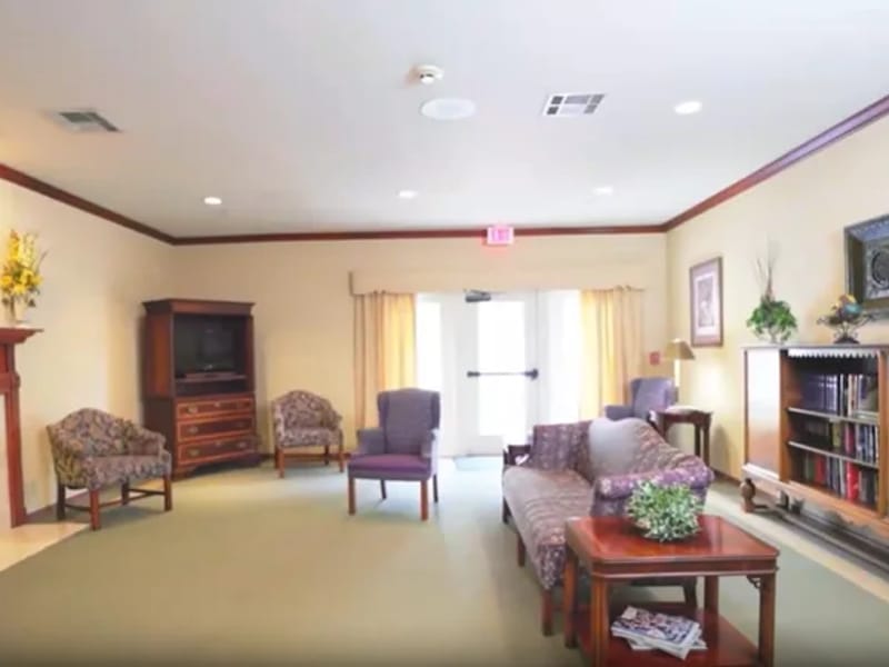 Rainbow Health Care Community and Rainbow Assisted — Assisted Living, Bristow, OK · photo 3