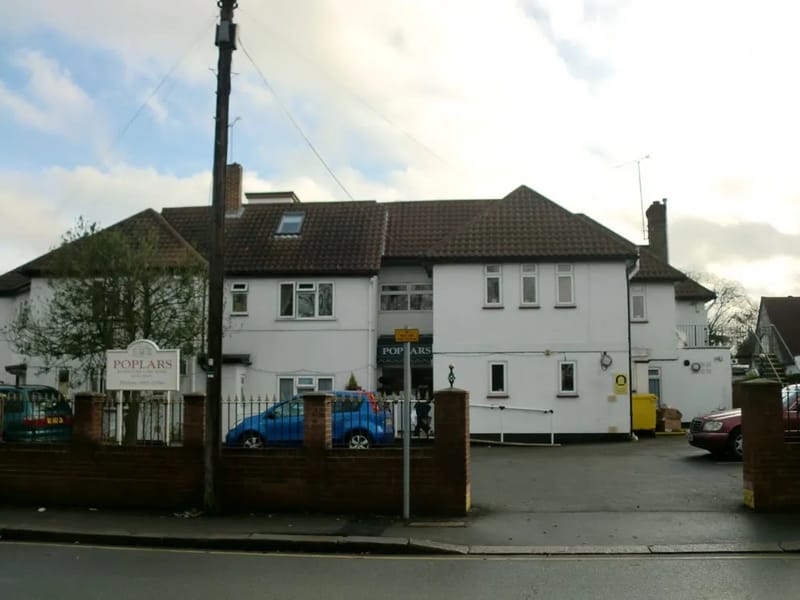 Poplars Care Home - Nursing Home in Ruislip, England photo 1