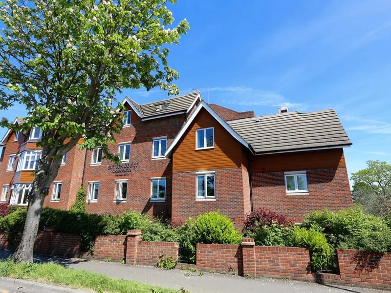 Westbourne Court in Sutton, England photo 3