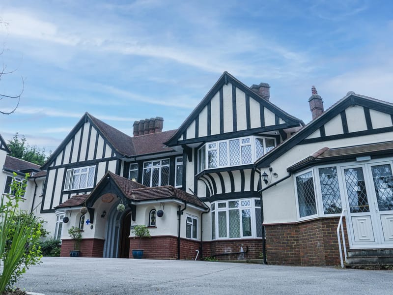 Westbourne Court in Sutton, England photo 2