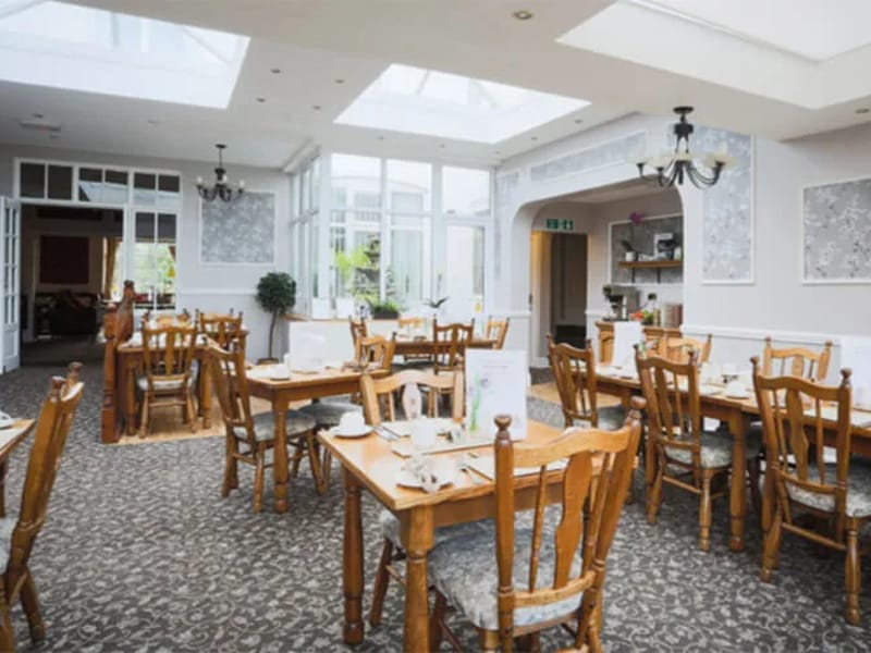 Charnwood Lodge - Nursing Home in Loughborough, England photo 3
