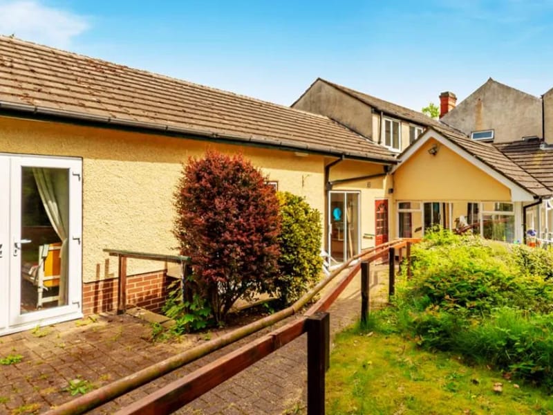 Ravensworth Care Home - Assisted Living in Chesterfield, England photo 2