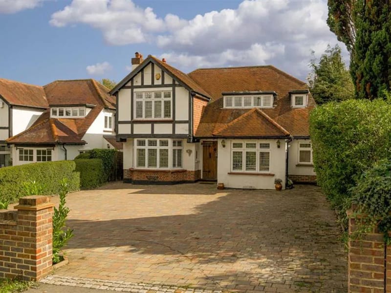 Fir Trees House - Nursing Home in Epsom, England photo 3