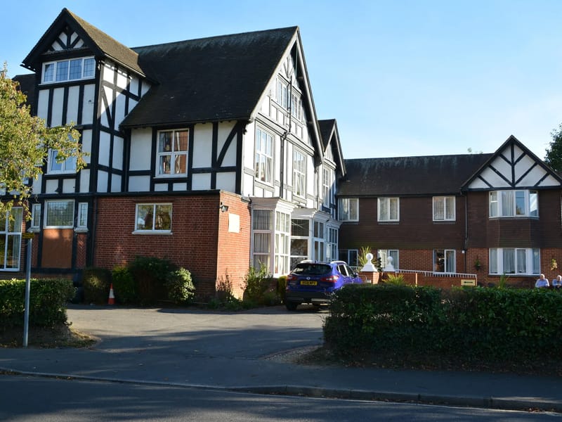 Oaklodge Nursing Home - Nursing Home in Burgess Hill, England photo 2