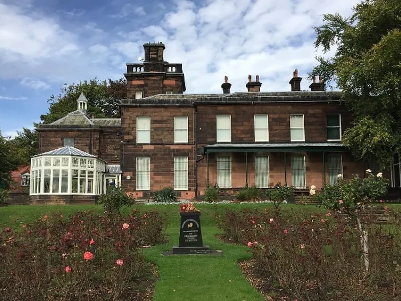 Sanderling House in Liverpool, England photo 3