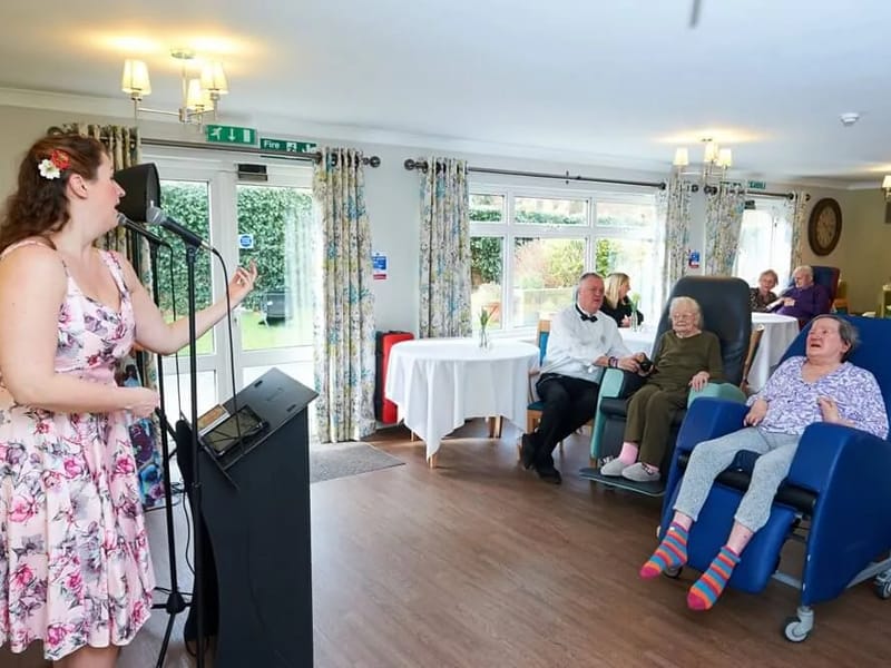 Charlotte House - Nursing Home in Isleworth, England photo 2