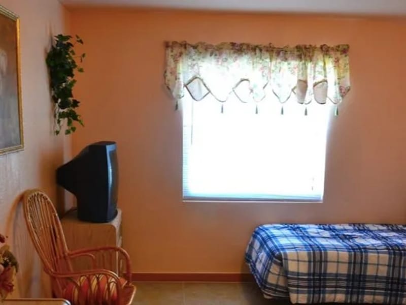 Albina Manor - Assisted Living in Saint Petersburg, FL photo 2