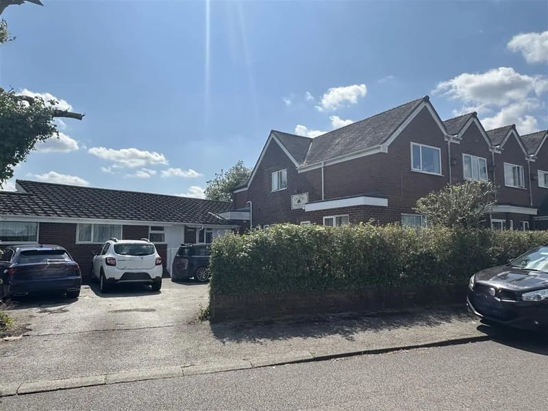 Oak Lodge Residential Home - Nursing Home in Walsall, England photo 3