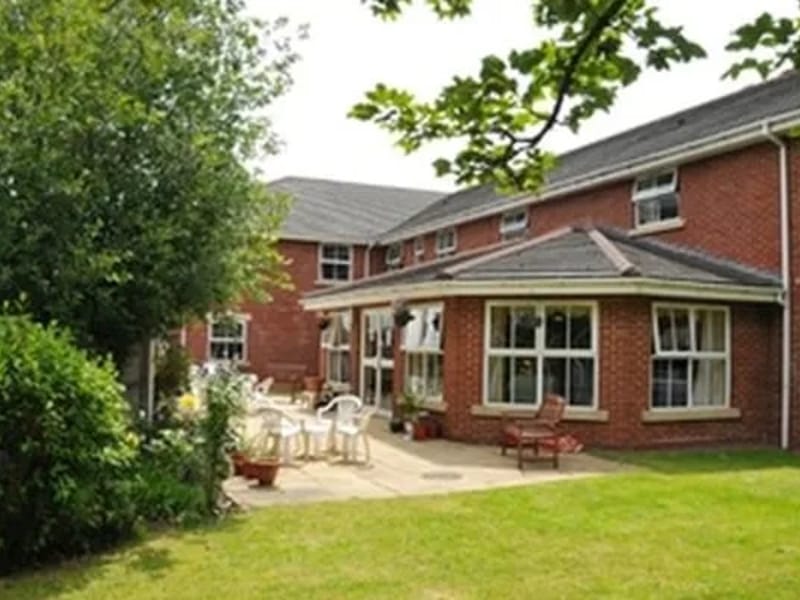 Newbury Manor Limited - Nursing Home in Oldbury, England photo 1