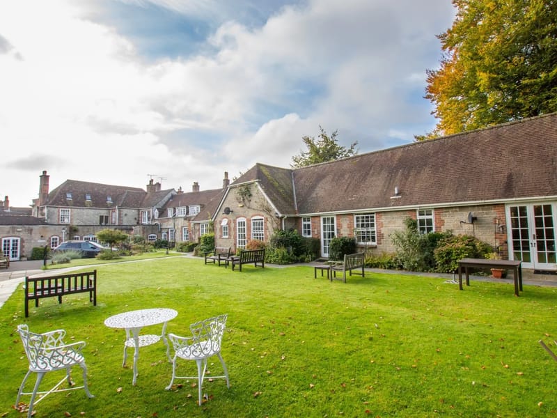Wren House Residence for the Retired & Elderly - Warminster - Assisted Living in Warminster, England photo 3