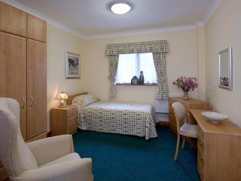 Ash Court Care Home - Nursing Home in Liverpool, England photo 9