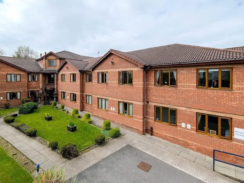 Ash Court Care Home - Nursing Home in Liverpool, England photo 3